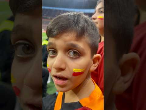 Selim kaleci Muslera için tezahürat yapıyor Galatasaray maç öncesi antrenman yapıyor Kaptan Muslera