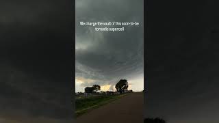 LOOK at the crisp gorilla hail shaft leading up to CONE #TORNADO