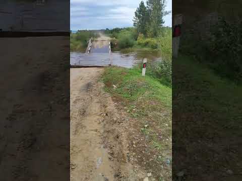 Дорожный мост не выдержал груженный самосвал