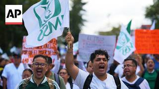 YouTube video thumbnail: Mexico City Health Care Workers Demand Higher Wages and Better Conditions