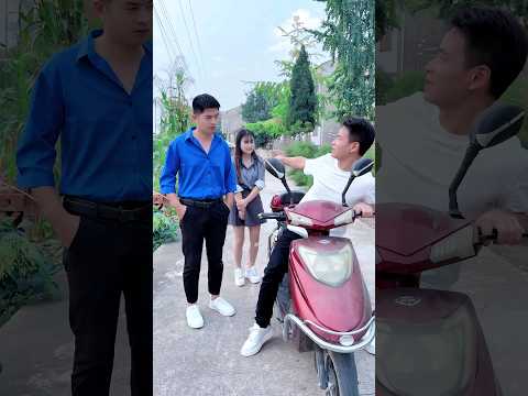 Mẹ anh đang cười anh kìa #funny