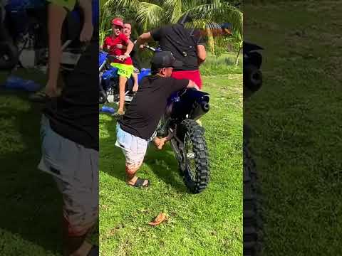 PIOLOSTUNT en una yz85 con un enano #stunt #yz85