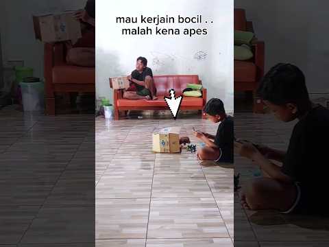 malah di siram air #videoshort #funny #ngerjain #komedi #fyp #beranda