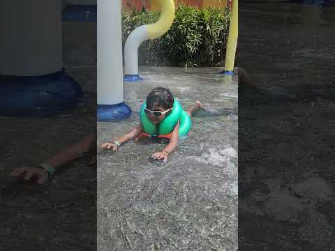 summer special ... aap kab ja rahe ho #love #viralvideo #funwithsimmi #ytshorts #shorts #waterpark