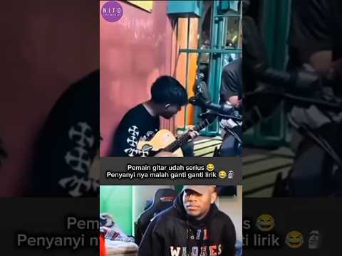 Pemain gitar udah serius ๐ penyanyi nya malah ganti lirik ๐ #shorts #trending #lucu #viral #memes