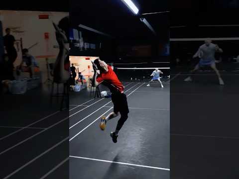 You will spend a lot of energy when facing a strong opponent #badminton #badmintonlovers