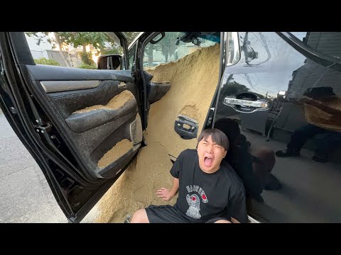 友達の車を4トンの砂でパンパンに詰めてみた【ドッキリ】