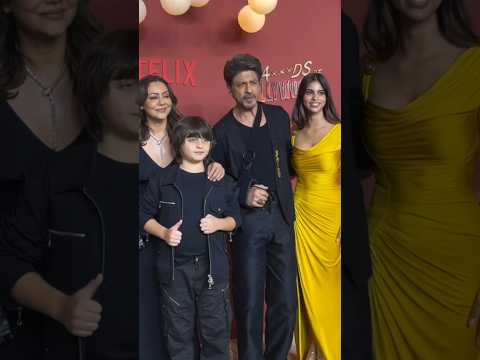Shahrukh Khan 🤗 family in one frame kajol welcoming 4k status video