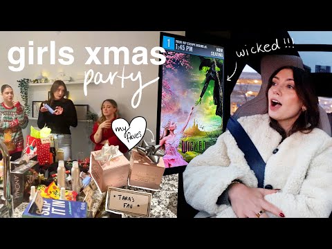 VLOGMAS! friends gift exchange! seeing WICKED & holiday books