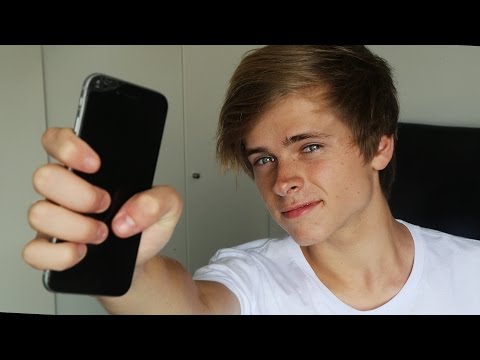 I Gave Up My Phone For A Month (and this is what happened)