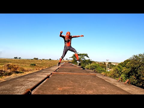 HOMEM ARANHA SUBINDO NO TREM!