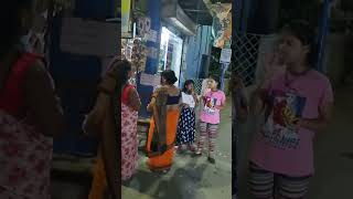 মাঝ রাস্তায় দাঁড়িয়ে এত বড় ঝামেলা হয়ে গেল