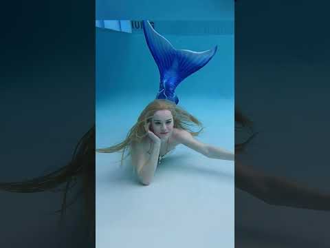 Blue mermaid swimming all alone #realmermaid