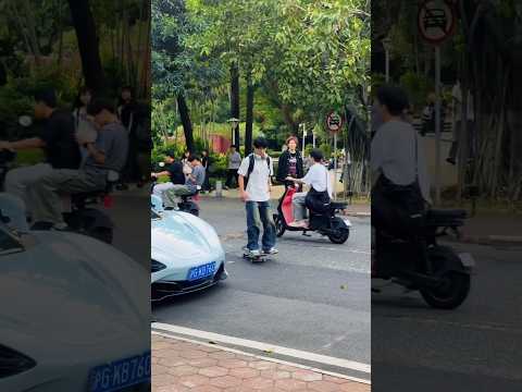 हाथ पकड़ के 🏎️चलना चाहिए अभी तो तुम्हारे चक्कर में नीचे गिर जाता#facts #shorts #trending #viralvideo