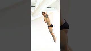 Simply sensational 😮‍💨 #Diving #Athlete #Slowmo