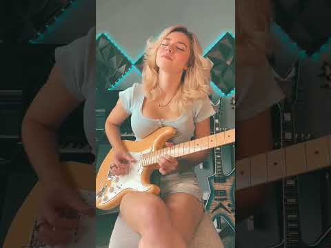Pretty Guitarist (Sultans of Swing solo by Lexi Rose) #direstraits #trendingshorts #femalemusician