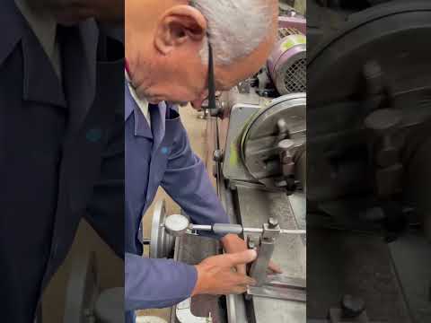 Checking crankshaft journals using a dial indicator ✅ #manufacturing #engine