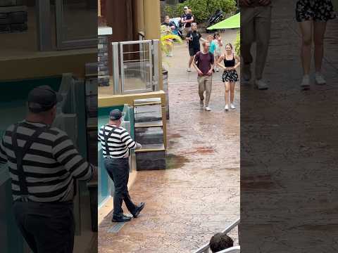 Tom the famous Seaworld mime