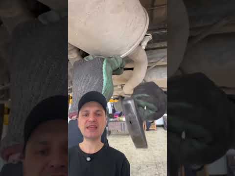 Дедовский способ лайфхак: для чего нужно делать дырку в глушителе #авто #автомобили #автосервис