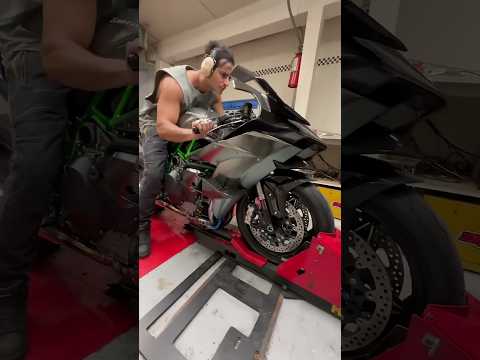 Kawasaki ⚡#automobile #rider #ninja #ninjah2rbike #biker #ninjah2rlover #motogp #supersportbike #fyp