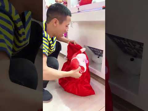 Bà già Noel này lạ quá| Ngọc Gấu Bông #shorts