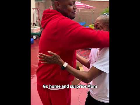 Go home and surprise Mom🥰#surprise #mom #family #love #fyp #fypシ゚viral
