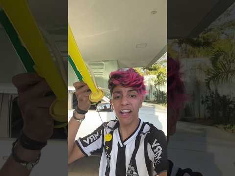 LEOZINHO ASSUSTANDO PESSOAL DA CASA COM A BUZINA ๐ข๐คฃ VAI DA RUIM ๐ฒ #emillyvickof #leozinn077 #void