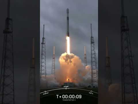 liftoff of Falcon9 carrying 40 satellites 🛰