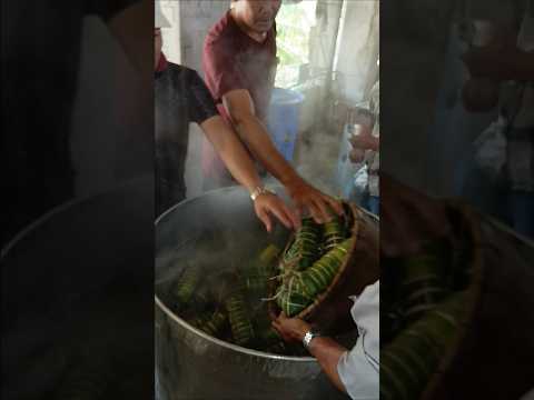 cho bánh tét vào nồi hấp lễ giỗ Đức thầy tây an 2025 #shorts #shortvideo