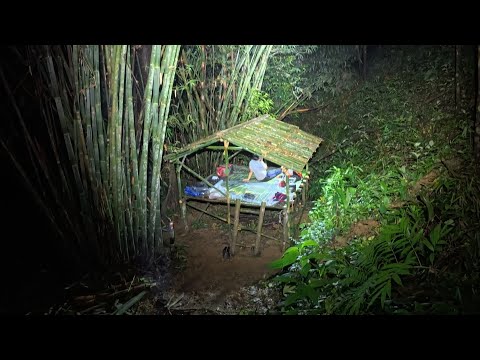 สร้างที่พัก ด้วยไม้ไผ่ หลังคาไม้ไผ่ พื้นที่ชื้น พายุฝนถล่ม นอนหลับสบาย ep278