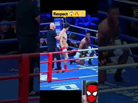 The Wang Yanlong vs. Buakaw contest started off very excitingly,