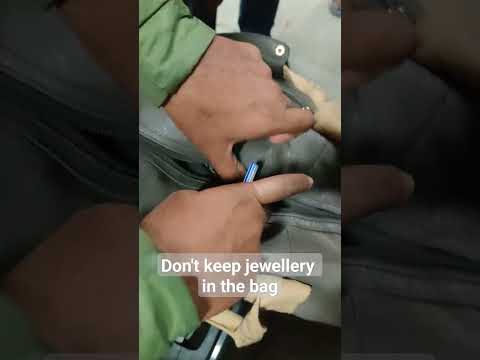 Don't keep jewellery in the bag #railway #shortsvideo
