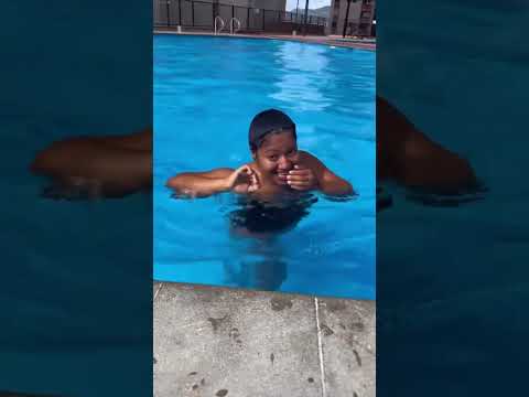 Mi hijo me invitó a la piscina 🏊🏽‍♀️ 🥰 #humor  #viralvideo  #parati