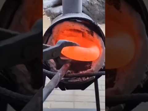 Young man forged a powerful weapon from scrap iron chain! ~mwoodworking art skill /wood/ handcrafts/