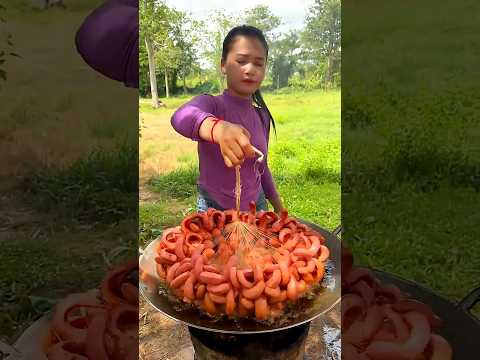 Comment faire la recette de hot-dog frit avec des nouilles #cooking #shorts