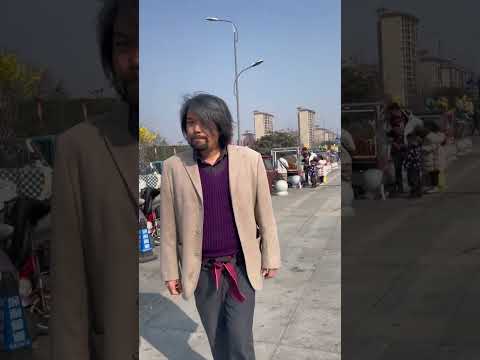 Giving roses to others will leave a lingering fragrance on your hands. Xidong Xiaoshage spreads