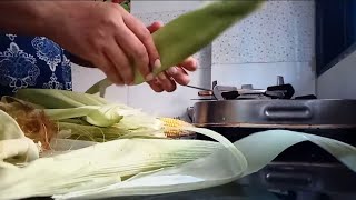 #पावसाळ्यात मक्याच कणीस खाण्याची मजा वेगळी आहे #dailyvlog #maharashtrianvlogs 