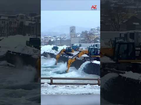 ஜப்பானில் ராப்பகலா கடலை கலக்கும் JCB!