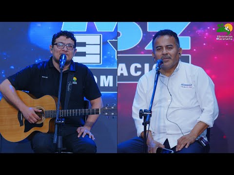 "Con Mis Manos Y Mi Voz" - Momentos De Adoración
