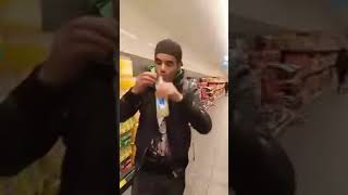 لاجيء refugee