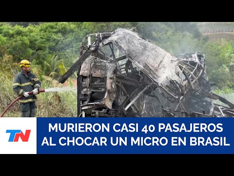 TRAGEDIA EN BRASIL I Hubo casi 40 muertos en un choque entre un micro, un camión y un auto