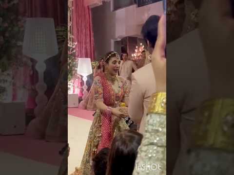 عروا کا سرپرائز ڈانس #shadi #mawrahocane #urwahocane #shorts #youtubeshorts #ytshorts #feedshorts