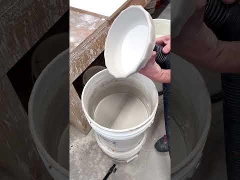 Glazing a bowl with a vacuum