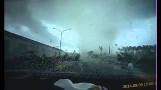 Tornado Caught on Dashcam in Taiwan