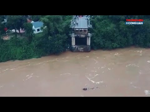 Kinh hoàng sập cầu Phong Châu tỉnh Phú Thọ do mưa lũ