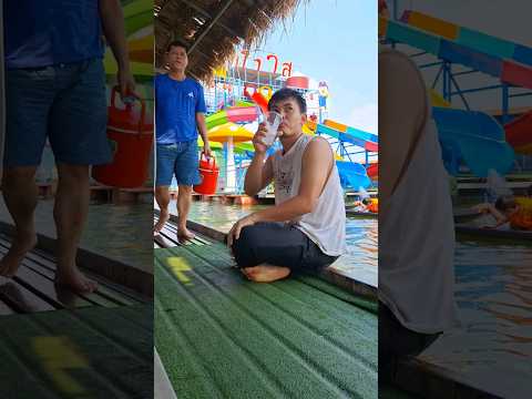 เดินไม่ดูคน??? #funny #enjoy #ฮาๆ #subscribe #thailand #ตลก #shortvideo #ฮา #hahaha #shorts