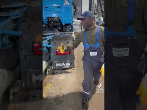 Wünsche euch allen schöne Feiertage 😁#fypシ #fyp #handwork #lkw #kfz #truck #viral #foryou #opiosi