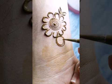 Pin de Evli en HENNA | Diseños de tatuajes de henna, Tatuaje de henna en la  muñeca, Tatuajes hindúes