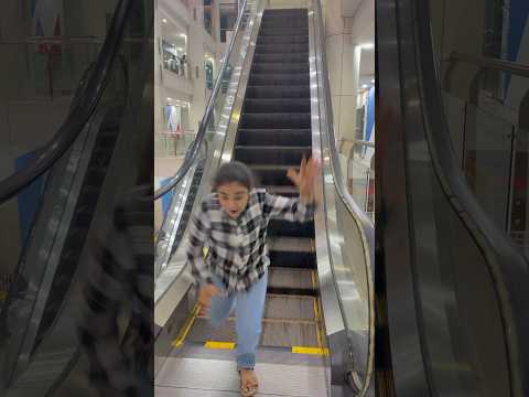 8 million views |wait for the end 😱| 80 ലക്ഷം വ്യൂസ് #escalator  #mallchallenge