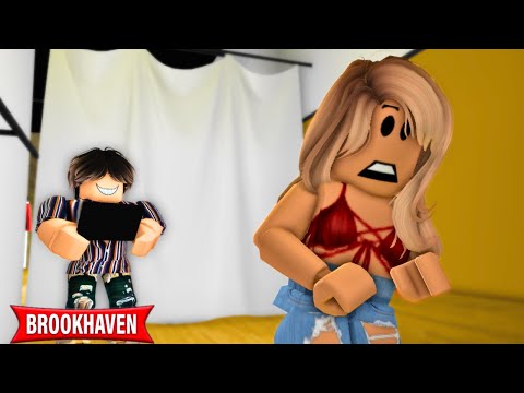 MY CREEPY ROOMMATE IS STALKING ME!! ROBLOX MOVIE (CoxoSparkle)